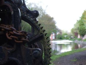 The Guillotine Lock